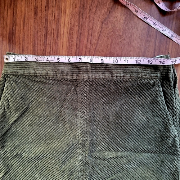 Talbots Olive Green Corduroy  Mini Skirt WITH POCKETS - Picture 6 of 7